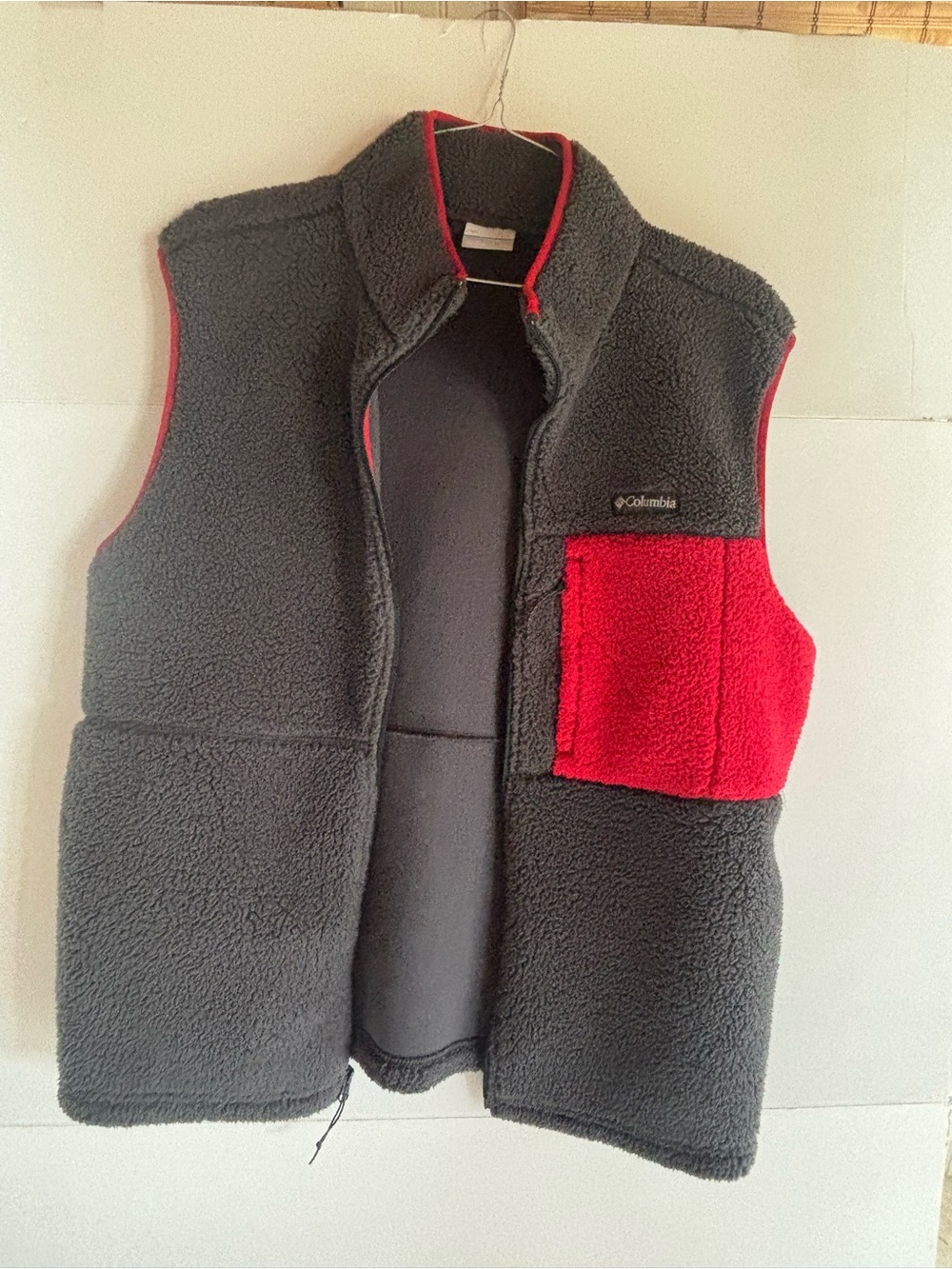 Columbia Men's Gray/Red Colorblock Full Zip Stand-Up Collar Vest L
